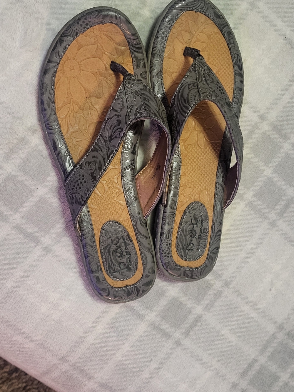 Women's BOC Gray Embossed Thong Sandals - Comfortable Casual Flip Flops 8M - Picture 10 of 10